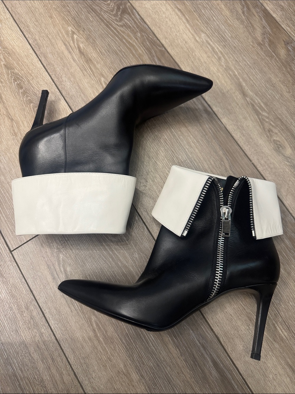 Saint Laurent Black and White Leather Pointed Stiletto Ankle Boots size 40